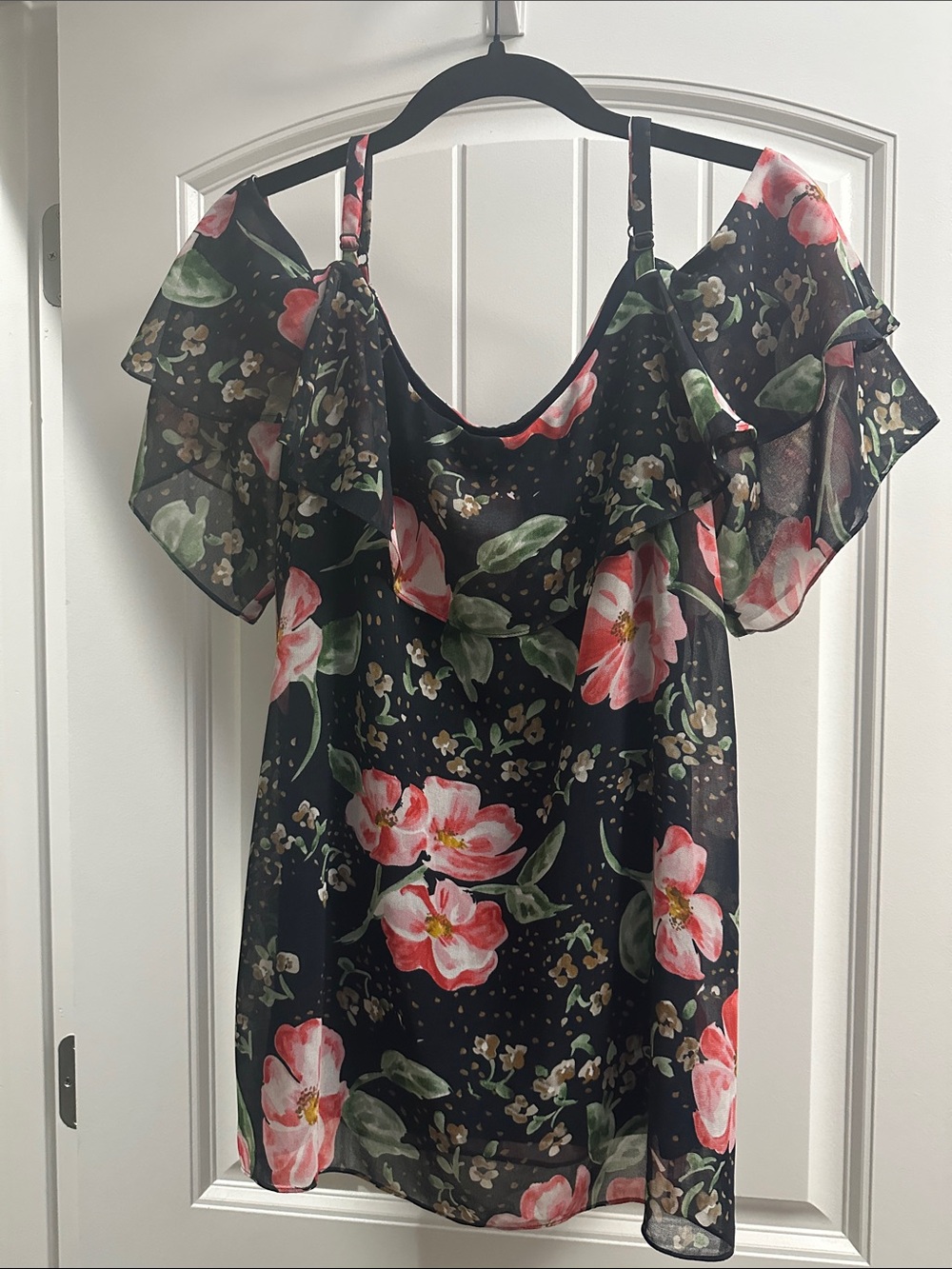CAbi 5220 Fairytale Floral Cold-Shoulder blouse Women's Top in Navy and Pink M